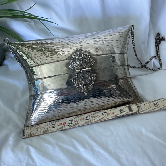 Vintage Silver Chrome Hard Case Barrel Purse w/ Chain Strap Clutch Basket Weave - Picture 6 of 6